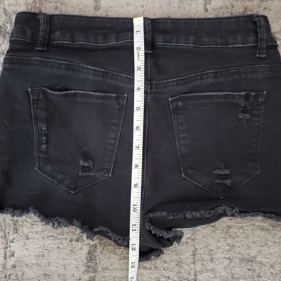 Astor SZ 7 Black Denim Distessed Cut-Off Shorts - Picture 7 of 10